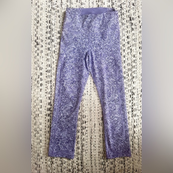 Under Armour Women’s Purple Yoga Pants Capris XS - Picture 2 of 5